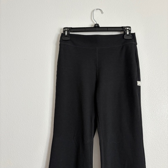 Vuori Granite High Waist Flare in Black Heather Size Small Split Hem Style - Picture 6 of 15